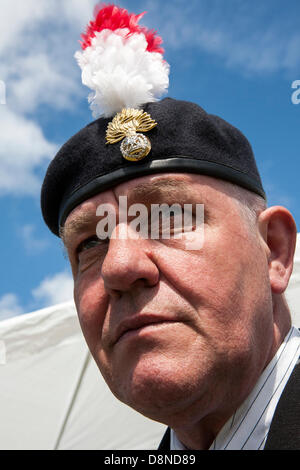 Southport, Merseyside, Royaume-Uni. 1er juin 2013. Southport Country Fair . David Moore, 57 ans, du Royal Fusiliers assister à son stand de bienfaisance de recueillir des fonds pour des travaux de service technique. David a servi à Chypre, l'Allemagne et l'Irlande du Nord : Crédit Cernan Elias/Alamy Live News Banque D'Images