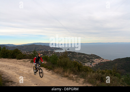 Un jeune pendant les 24h de Finale Ligure Banque D'Images