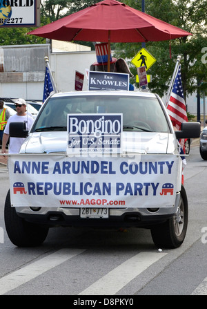 Comté d'Anne Arundel dans le Maryland parti républicain flottent dans un défilé dans le 4 juillet, à Annapolis, Maryland Banque D'Images