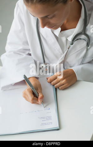Médecin écrit - aucune prescription requise Banque D'Images