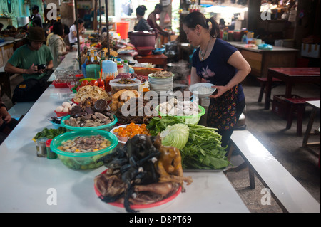 La région de Sapa, Vietnam du Nord - marché alimentaire, se servir des aliments Banque D'Images