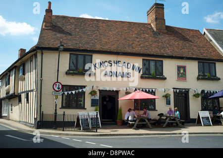 Kings Head Inn administré par Adhams, Market Hill, Woodbridge, Suffolk, UK. Banque D'Images