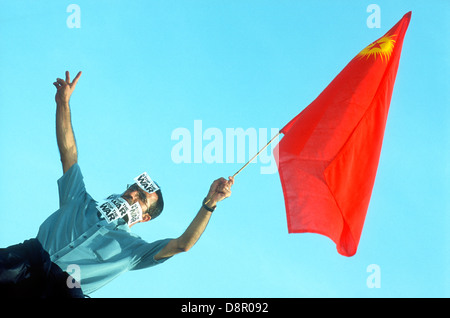 Mars & rassemblement contre bombardement de l'Afghanistan après les attaques terroristes aux États-Unis le 11 septembre 2001. Banque D'Images