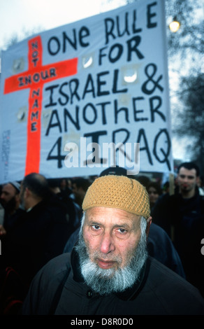 Arrêter la guerre en Irak avec la démo, Londres, Royaume-Uni. L'année 2003. Banque D'Images