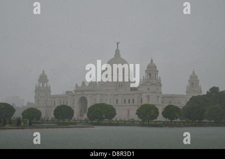 Victoria Memorial pendant la mousson, Kolkata, Inde Banque D'Images