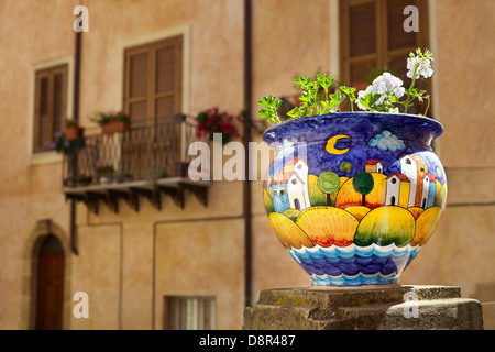 Céramiques siciliennes comme décoration dans la vieille ville de Catane, Sicile, Italie Banque D'Images