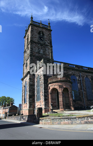 L'église St Alkmund, une grande église en grès du 18ème siècle construit en 1712-13 avec un porche en plein cintre, Whitchurch, Shropshire Banque D'Images