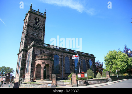 L'église St Alkmund, une grande église en grès du 18ème siècle construit en 1712-13 avec un porche en plein cintre, Whitchurch, Shropshire Banque D'Images