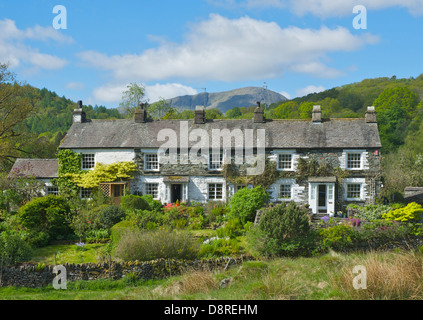 Une terrasse de maisons du village de Great Langdale, Langdale, Parc National de Lake District, Cumbria England UK Banque D'Images