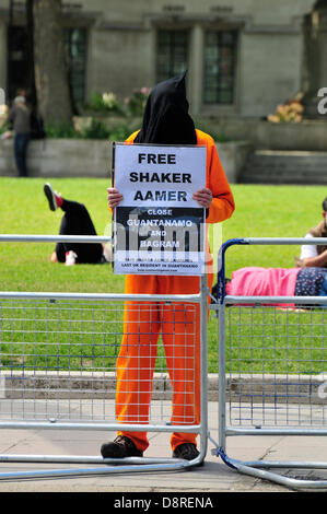 Londres, Royaume-Uni. 3 juin 2013. Première de cinq manifestations quotidiennes par la London Guantánamo, Campagne contre le maintien en détention de Shaker Aamer Banque D'Images