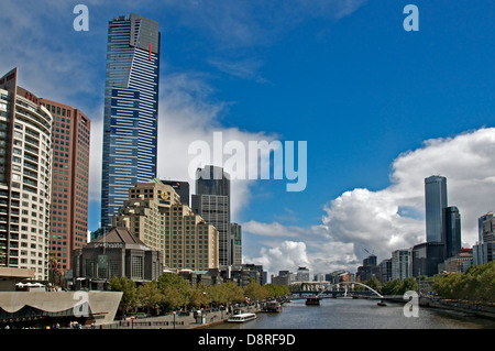 La Rivière Yarra Melbourne Australie Victoria avec skyscrappers Banque D'Images