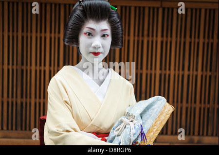 Aller au travail de la Maiko, Kyoto, Japon Banque D'Images