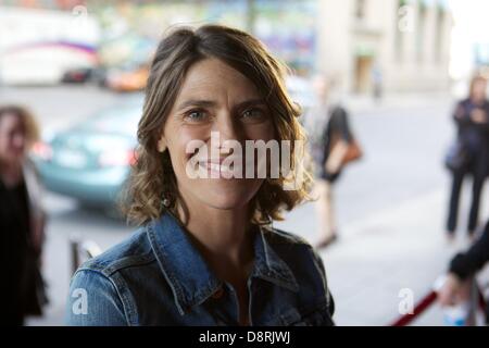 Montréal, Canada. 3 juin 2013. La comédienne Hélène Florent à la première tapis rouge du film 'Sarah préfere la course" au cinéma Impérial, à Montréal, Canada, le lundi 3 juin 2013. Credit : David-Olivier Gascon/Alamy Live News Banque D'Images