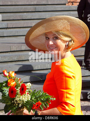 Wiesbaden, Allemagne. 3 juin 2013. Reine Maxima des Pays-Bas au premier jour de leur visite en Allemagne d'une visite de deux jours avec une délégation économique néerlandais, Wiesbaden 03-06-2013 Photo : Albert Nieboer-pre/dpa/Alamy Live News Banque D'Images