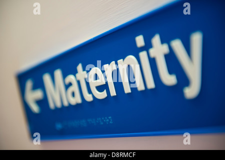 La signalisation de la maternité dans un hôpital moderne. Banque D'Images