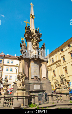 Colonne à la place Malostranske namesti de Malá Strana de Prague République Tchèque Europe Banque D'Images