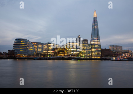 Le Shard London ville-hôpital Saint Thomas,Mairie et de Londres sur la rive sud de nuit,Angleterre Banque D'Images