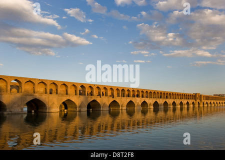 L'Iran, Ispahan, tr O Se Pol ou pont de Khajoo Banque D'Images