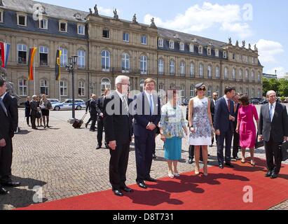 Stuttgart, Allemagne. 4 juin 2013.2ème jour de la visite en Allemagne de sa Majesté le Roi Willem-Alexander et Maxima La Reine, réunion avec le ministre-président à la Neue Schloss Kretschmann et un déjeuner avec le gouvernement du Bade-Wurtemberg. Albert Nieboer /PRE/dpa/Alamy Live News Banque D'Images