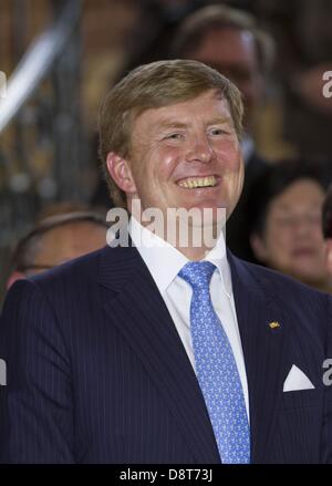 Stuttgart, Allemagne. 4 juin 2013.2ème jour de la visite en Allemagne de sa Majesté le Roi Willem-Alexander et Maxima La Reine, réunion avec le ministre-président à la Neue Schloss Kretschmann et un déjeuner avec le gouvernement du Bade-Wurtemberg. Albert Nieboer /PRE/dpa/Alamy Live News Banque D'Images