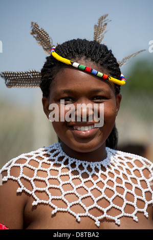 Jeune fille zoulou, Zoulou Reed Dance à eNyokeni Palace, Nongoma, Afrique du Sud Banque D'Images