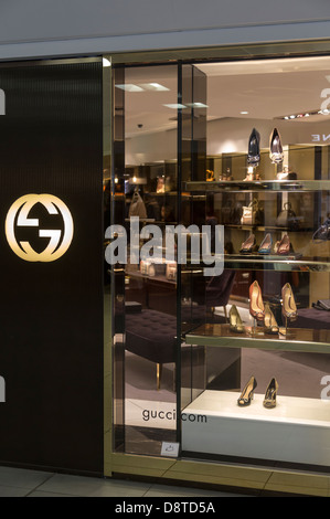 Boutique Gucci l'aéroport Fiumicino de Rome, Italie Banque D'Images