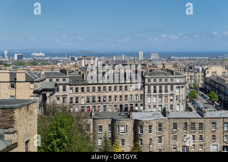 Edimbourg - vue sur la nouvelle ville de Leith et le Firth of Forth. Banque D'Images