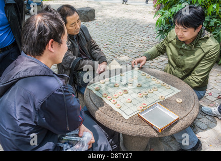 Shanghai, Chine - 7 Avril 2013 : Xiangqi chinois dans people's park dans la ville de Shanghai en Chine le 7 avril 2013 Banque D'Images