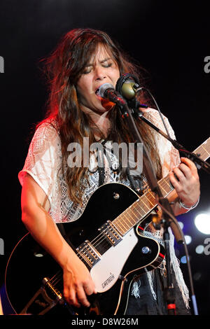 Toronto, Canada. 4 juin 2013. Chanteur et compositeur Rachael Yamagata effectue chez Virgin Mobile Mod Club à Toronto. (Us/N8N) Banque D'Images