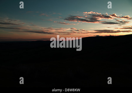 Coucher du soleil avec un premier plan, Lennoxtown, Glasgow, Écosse, Royaume-Uni Banque D'Images