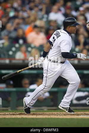 Detroit, Michigan, USA. 4 juin 2013. Tigers de Detroit de troisième but Miguel Cabrera (24) au bâton au cours de l'action jeu MLB entre les Rays de Tampa Bay et les Tigers de Detroit à Comerica Park à Detroit, Michigan. Les Tigres défait les rayons 10-1. Credit : Cal Sport Media/Alamy Live News Banque D'Images