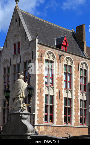 Belgique, Bruges, St Jean Népomucène statue, Perez de Malvenda, maison Banque D'Images