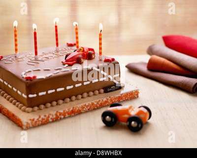 Anniversaire gâteau décoré à la pâte d'amande ,voitures création Dalloyau Banque D'Images