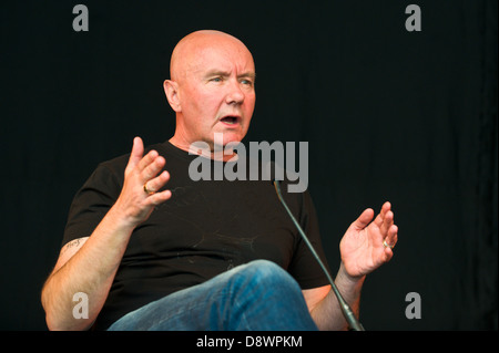 Irvine Welsh romancière et dramaturge écossais photographié à Hay Festival 2013 Hay-on-Wye Powys Pays de Galles UK Banque D'Images