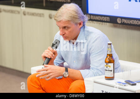 Moscou, Russie. 5 juin, 2013. Oleg Tinkov, conférence de presse à propos de son amour et passion - nouvelle bière Tinkoff. Moscou, le 5 juin 2013 : Crédit d'Alyaksandr Stzhalkouski/Alamy Live News Banque D'Images