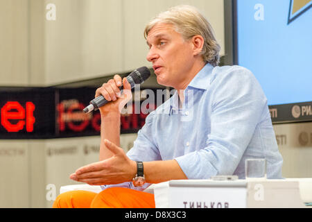 Moscou, Russie. 5 juin, 2013. Oleg Tinkov, conférence de presse à propos de son amour et passion - nouvelle bière Tinkoff. Moscou, le 5 juin 2013 : Crédit d'Alyaksandr Stzhalkouski/Alamy Live News Banque D'Images