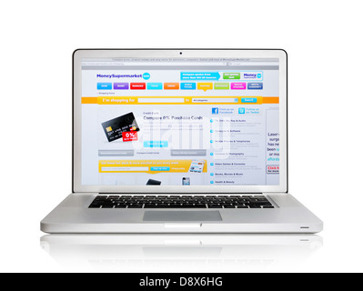 Moneysupermarket site sur un écran d'ordinateur portable- en ligne de comparaison de prix britannique spécialisée dans les services financiers Banque D'Images
