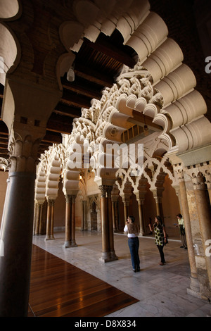 Saragosse. Dans le nord d'Archway Aljaferia Palace, porche XI siècle. Banque D'Images