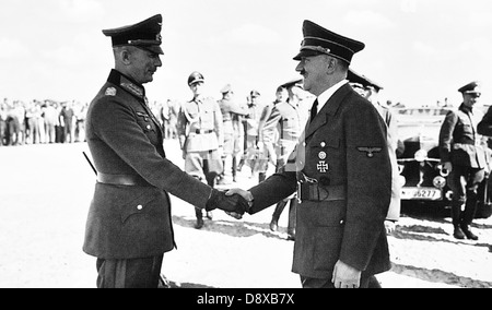 Photographie du Maréchal Fedor von Bock et d'Adolf Hitler Banque D'Images