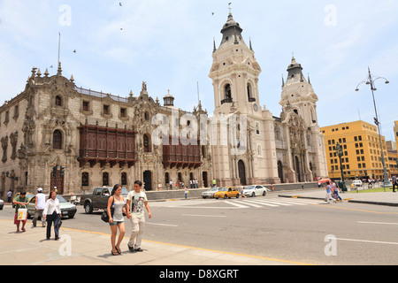 Palais de l'archevêché et de la cathédrale, Plaza de Armas, Lima, Pérou Banque D'Images