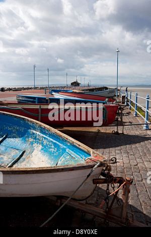 Bateaux de pêche bateau sur Stone Jetty Morecambe Lancashire Angleterre Royaume-Uni Grande-Bretagne Banque D'Images