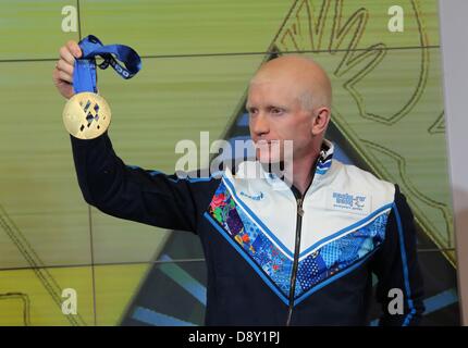 30 mai, 2013 - Saint-Pétersbourg, Russie - Mai 30,2013.St.Petersburg, Russie. Sur la photo : présentation des médailles olympiques de Sotchi 2014. (Crédit Image : © PhotoXpress/ZUMAPRESS.com) Banque D'Images