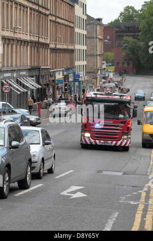 Régimes moteur feu par Gibson Street à Glasgow, Écosse, Royaume-Uni Banque D'Images