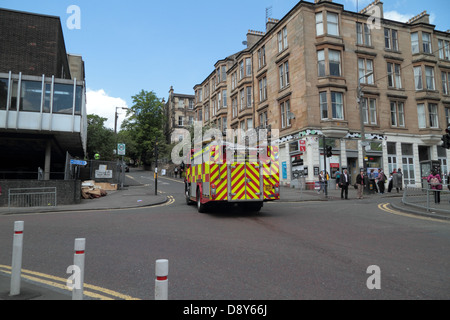 Régimes moteur feu par Gibson Street à Glasgow, Écosse, Royaume-Uni Banque D'Images