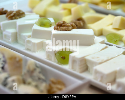 Sélection de fromages à l'hôtel Petit-déjeuner buffet Banque D'Images