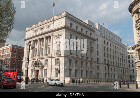 Le ministère de l'énergie et du changement climatique (DECC) siège, Whitehall Place et Whitehall, Londres, Royaume-Uni. Banque D'Images