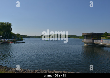 Ardingly Reservoir à West Sussex le jour de l'été 2013 Banque D'Images