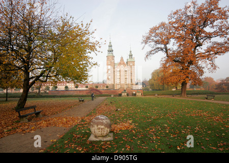 Château de Rosenborg (Rosenborg Slot) abritant un musée et un trésor pour les insignes royaux et bijoux, Kongens Have, Copenhague Banque D'Images