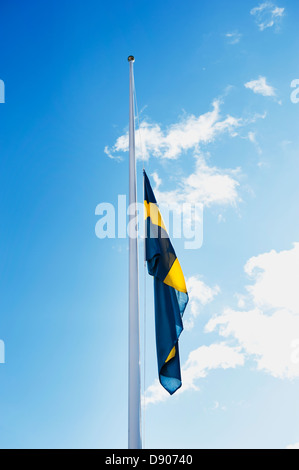 Drapeau suédois sur mât Banque D'Images