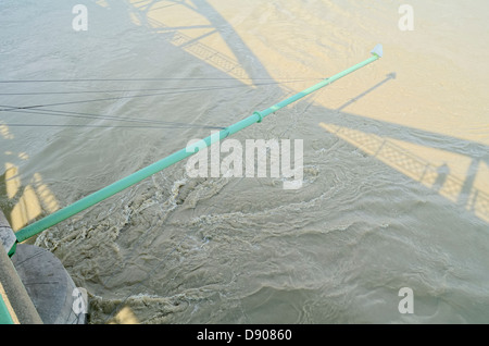 Les crues de la rivière du Danube dans la ville de Komarom, Hongrie, 5 juin 2013 Banque D'Images